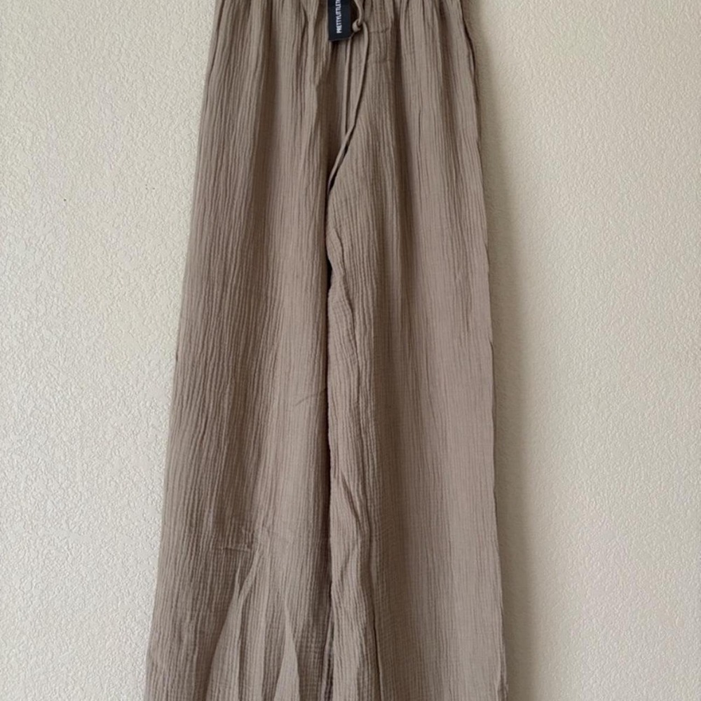 PrettyLittleThing Taupe Textured Wide Leg Pants Size 8 NWT